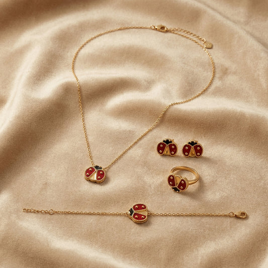 Set de JoyerÃa Mariquita | Collar, Aretes, Anillo y Pulsera 10k
