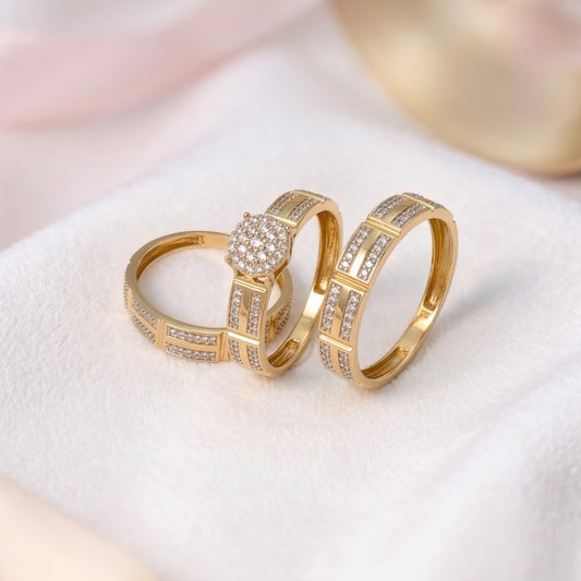 Juego de Anillos de Compromiso y Matrimonio en Oro con Diamantes