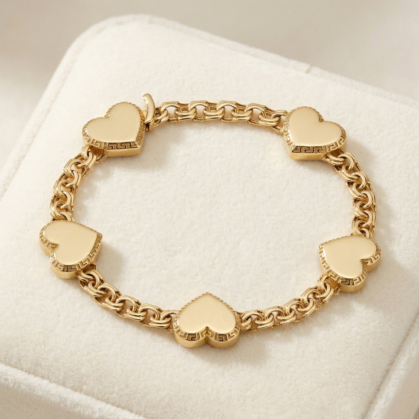 Pulsera Corazones Dorados | Cadena Rolo con Grecas